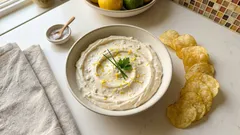 混ぜて冷やすだけ：4材料で作る濃厚クラムディップ（持ち寄り前菜にも）